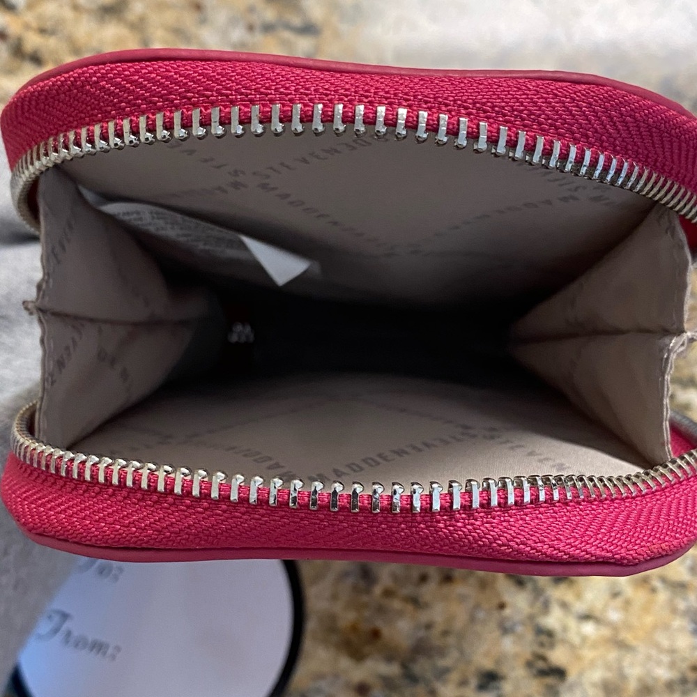 STEVE MADDEN PHONE CROSSBODY - Picture 4 of 12